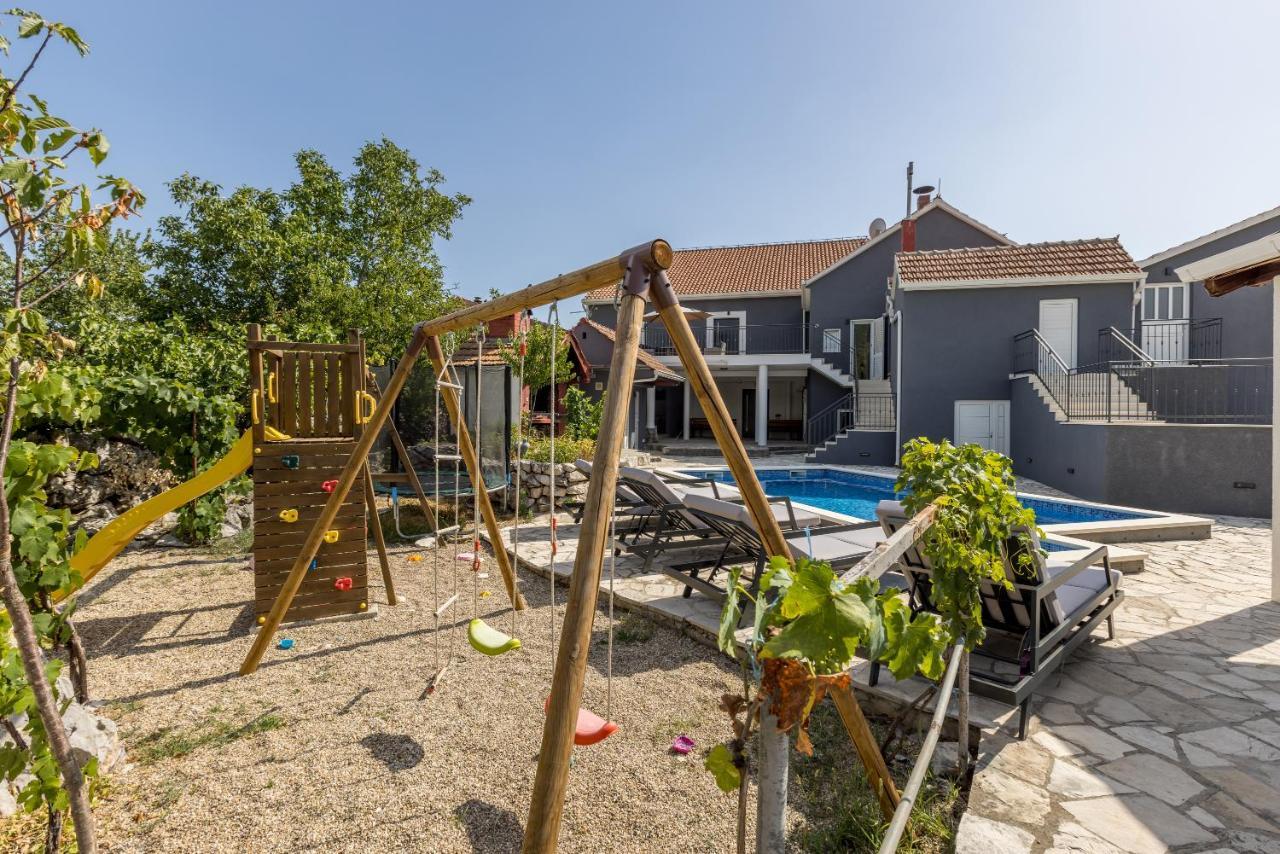 Holiday Home Luka Nova Sela Buitenkant foto